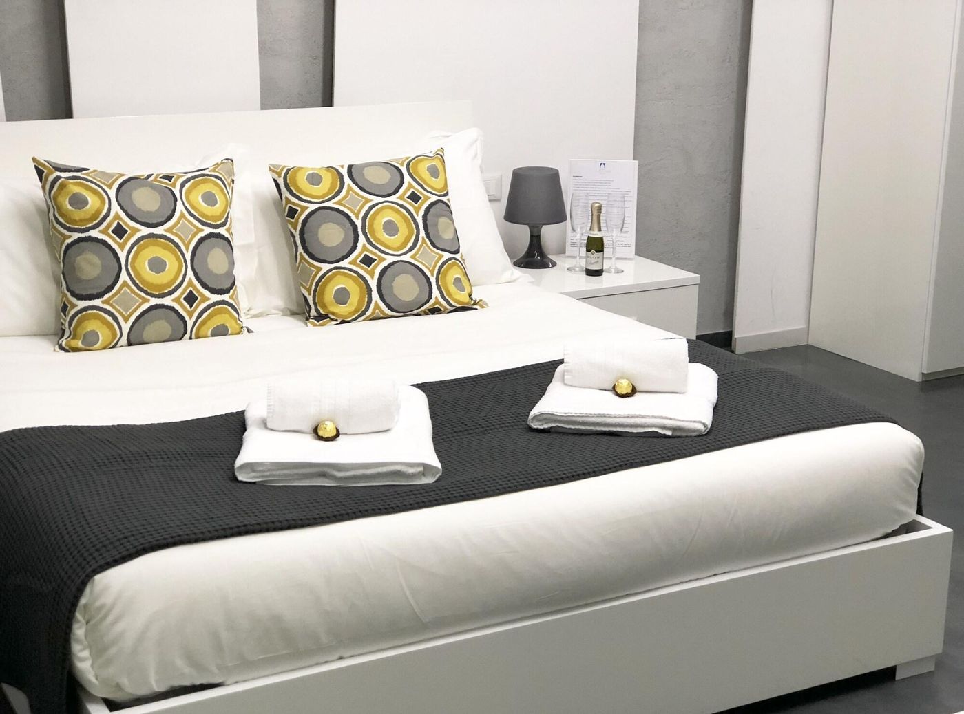 Le-Vie-Del-Vaticano-Room-2