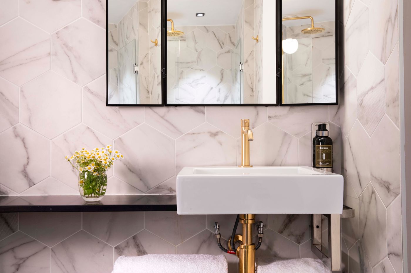 Maxim-Folies-Room-28