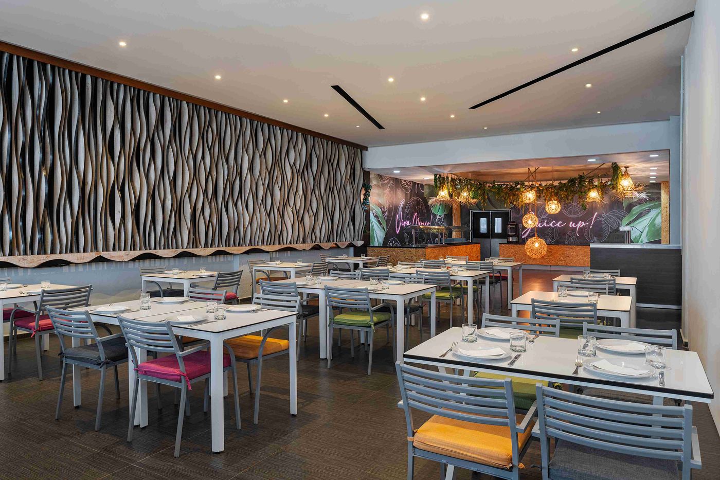 Aloft-Cancun-Restaurant-31