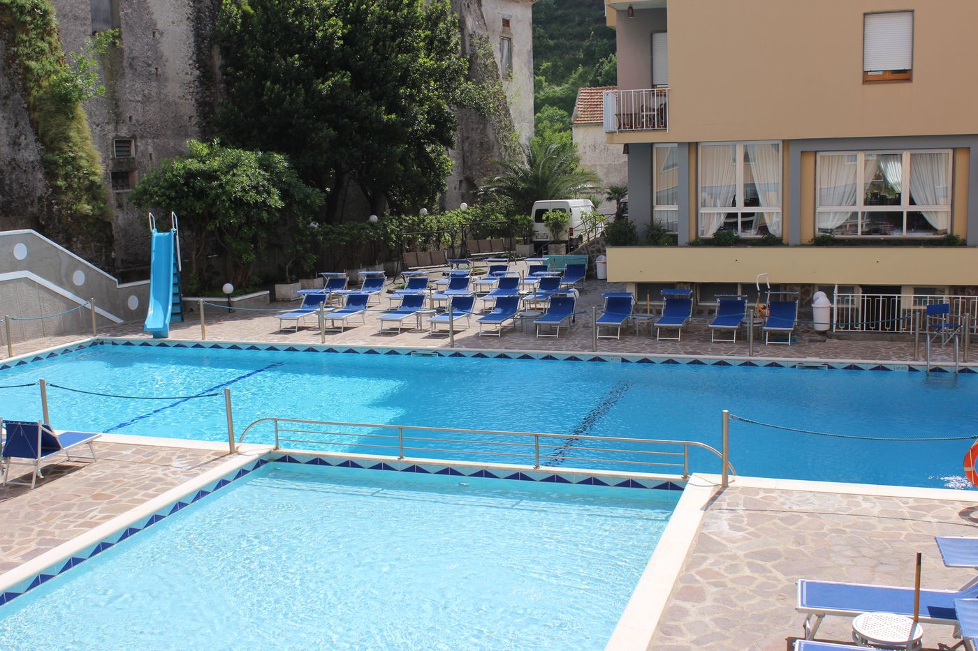 Casa-Vacanza-San-Pietro-Pool-2