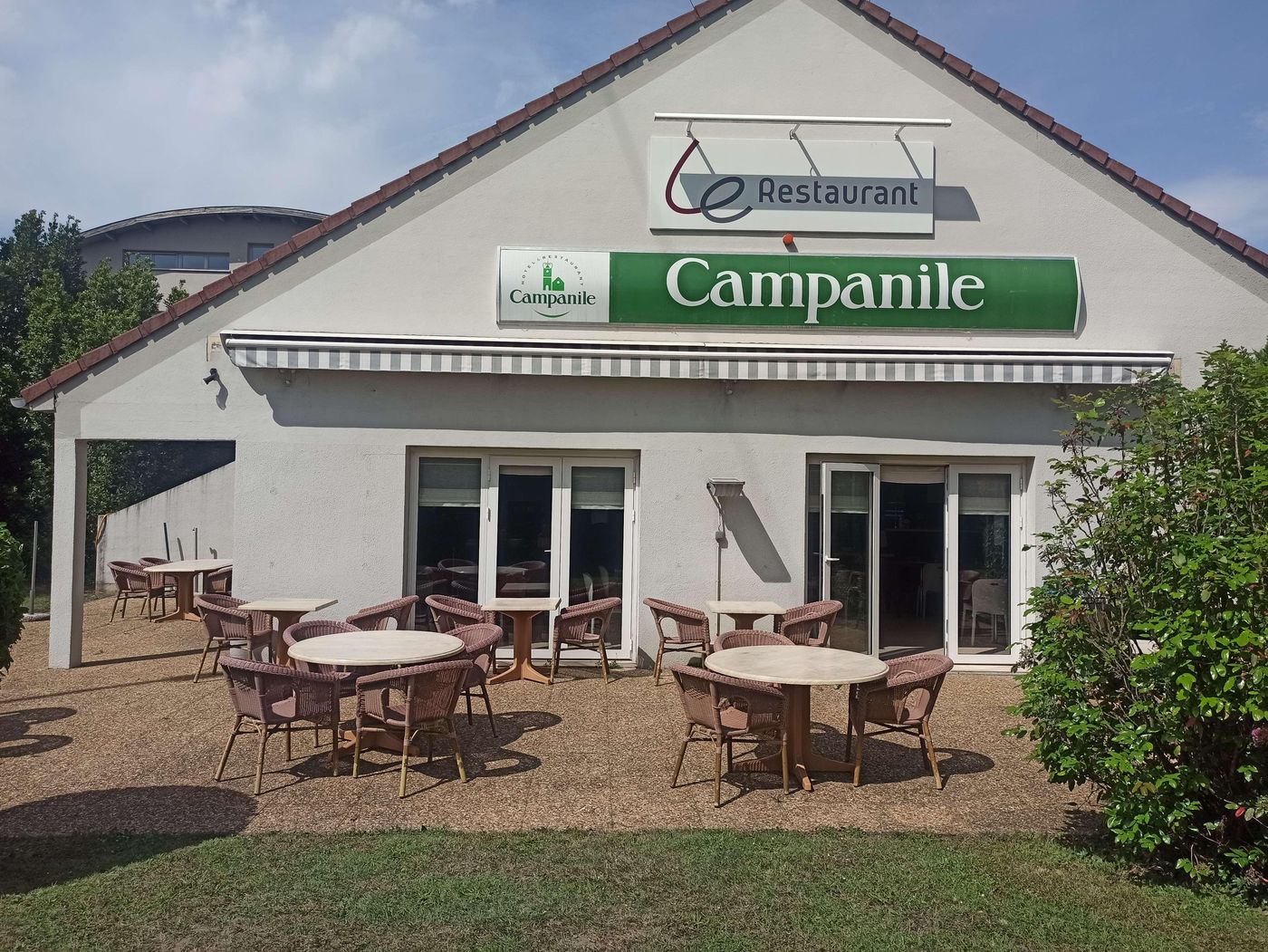 Hotel Campanile Grenoble Sud - Seyssins-France-Seyssins-General view-6