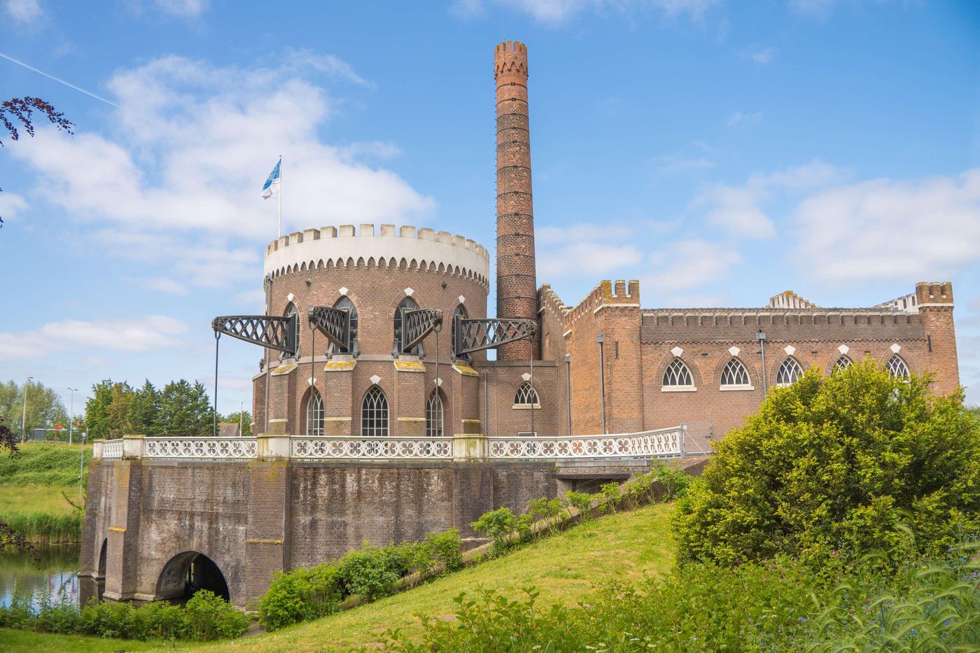 Radisson-Blu-Amsterdam-Airport-General-view-2