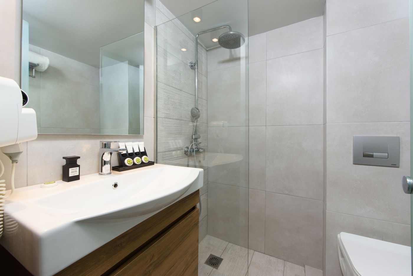 The-Royal-Grand-Hotel-Room-46