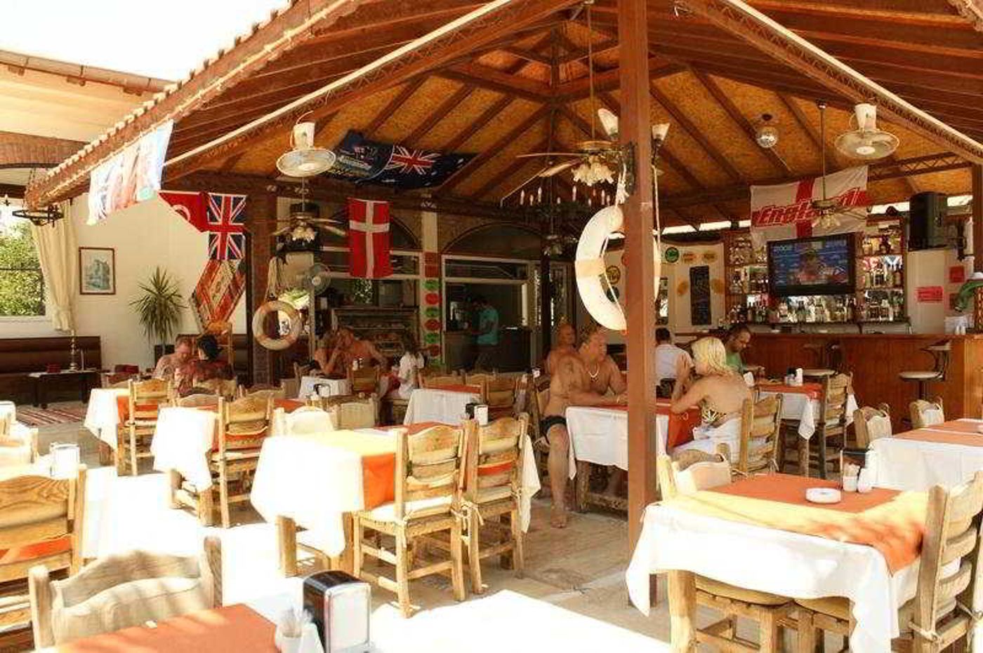 Club-Sun-Smile-Restaurant-6