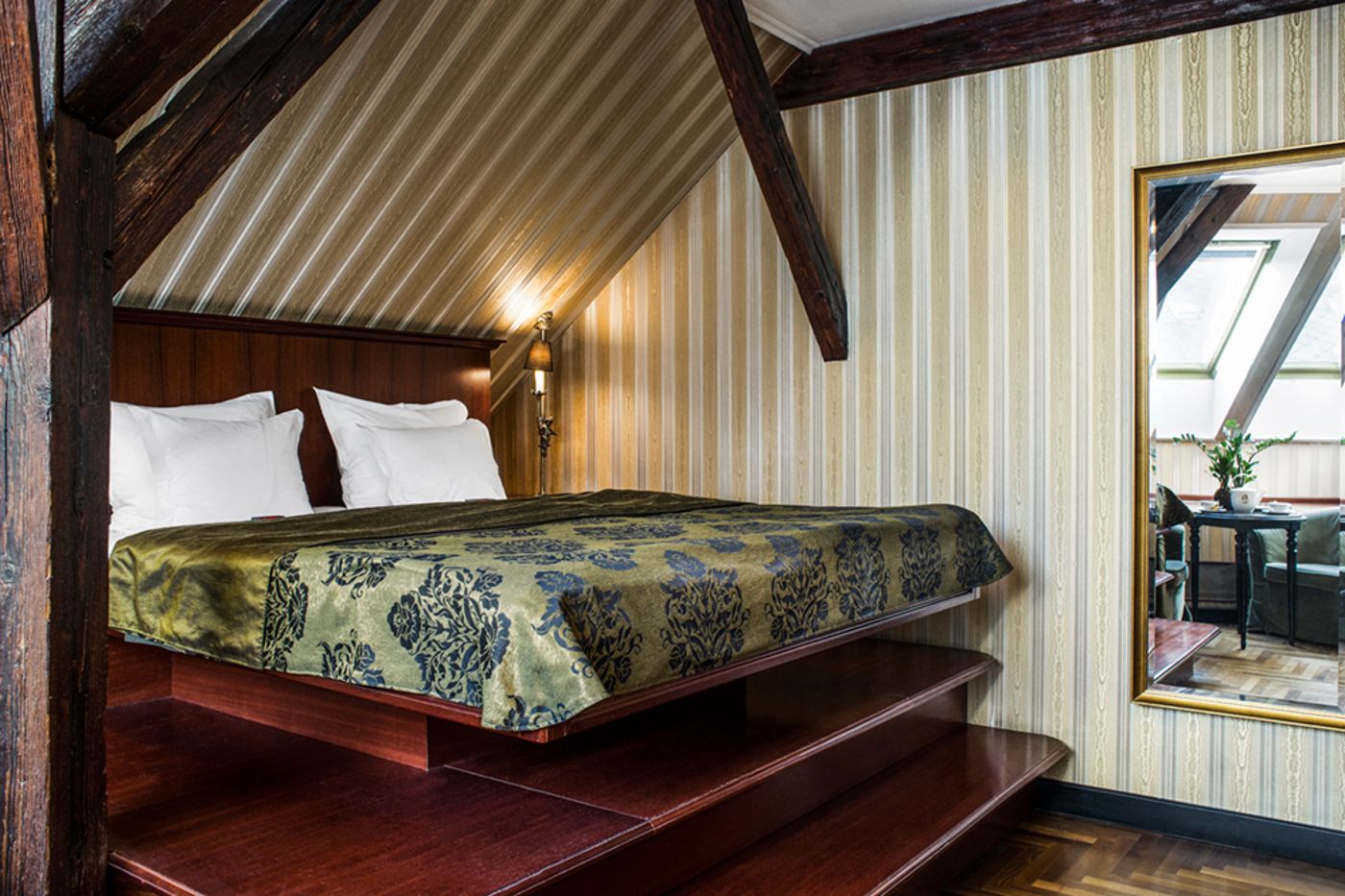 Gerloczy-Boutique-Hotel-Room-9