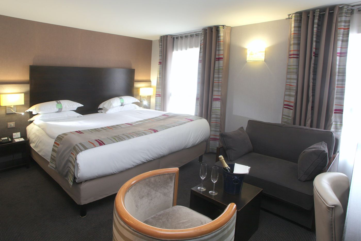 Holiday-Inn-Paris---Montmartre-Room-29