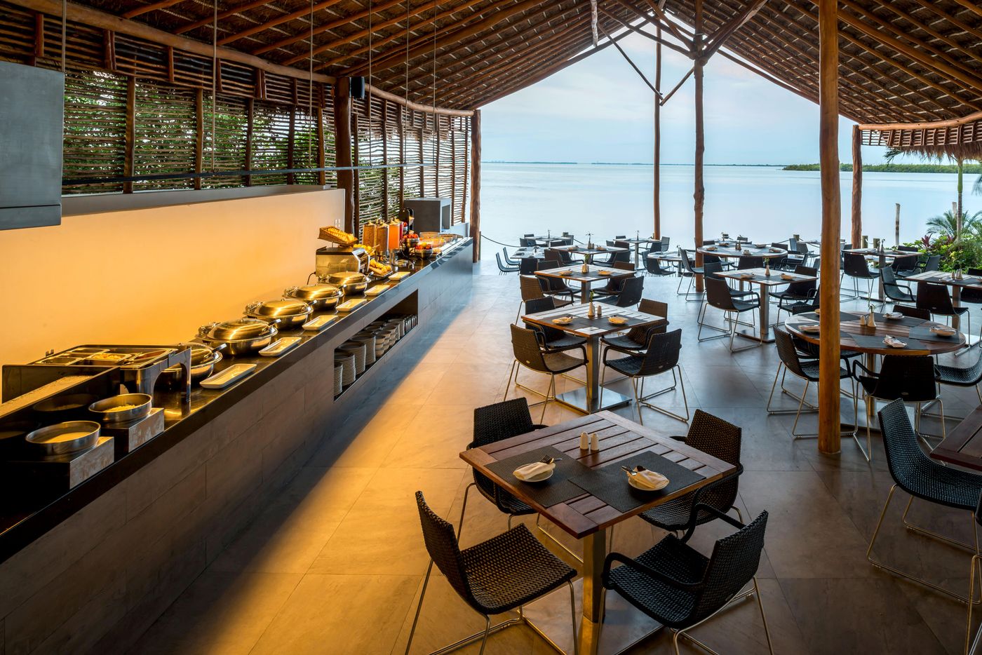 Real-Inn-Cancun-Restaurant-50