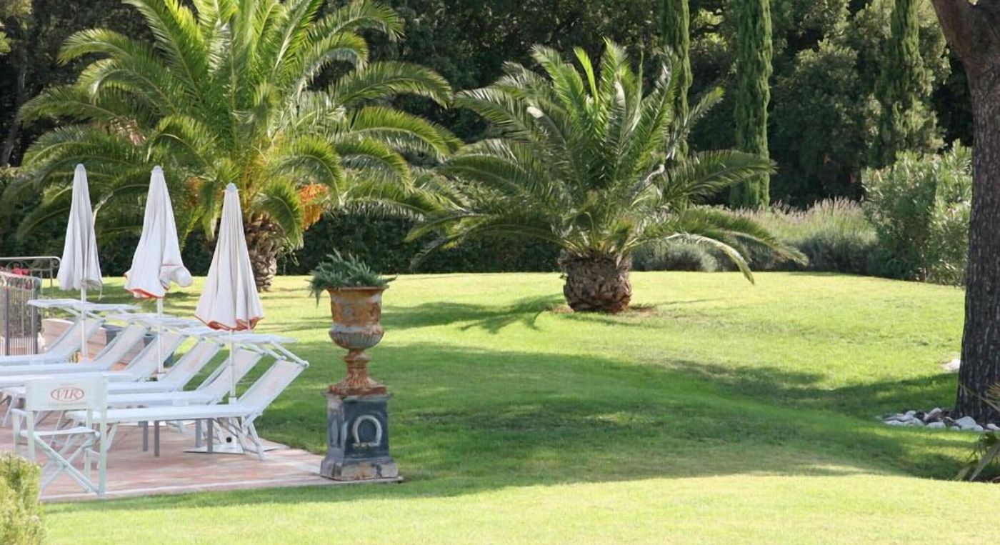 Hotel-Villa-Les-Rosiers-Terrace-9