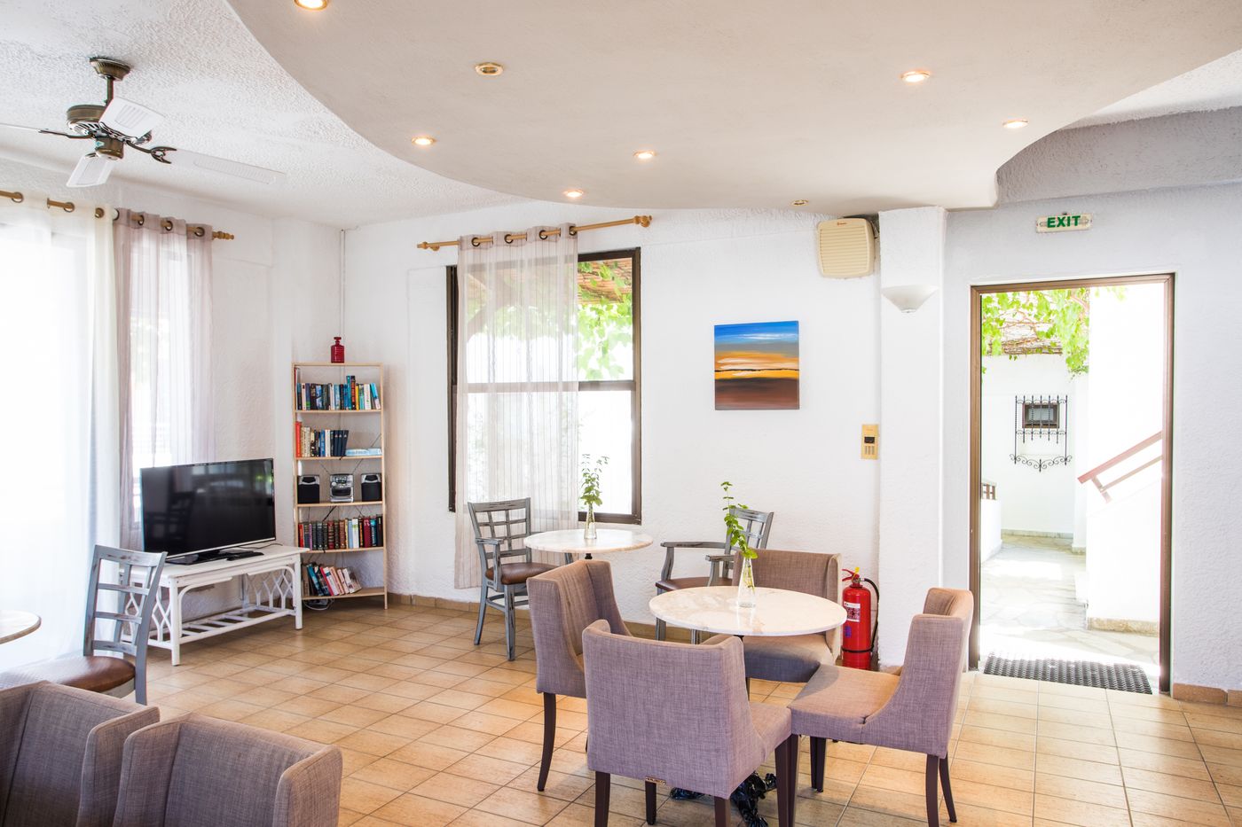 Potidea-Golden-Beach-Lobby-38