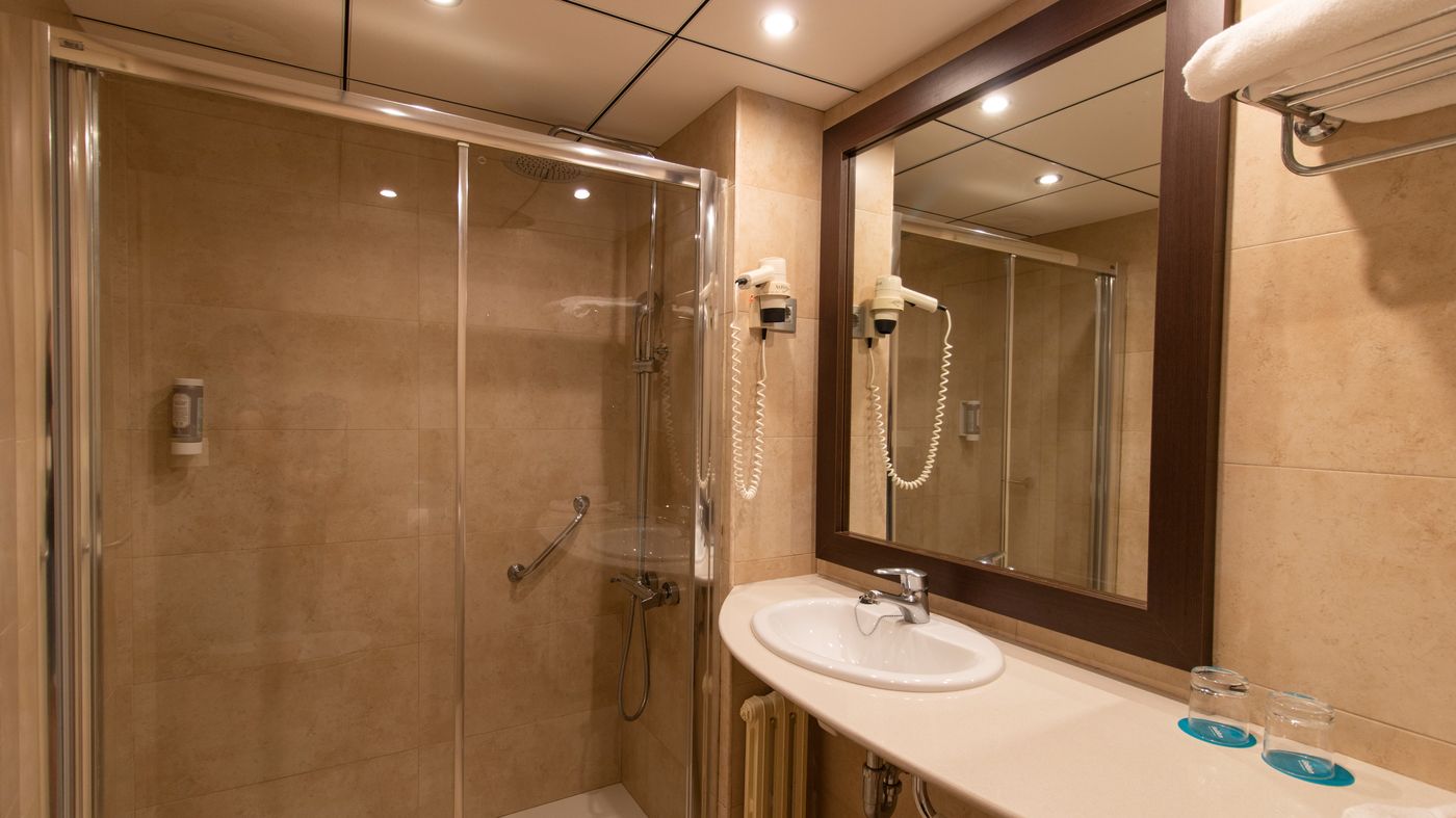 Golden-Port-Salou-and-Spa-Room-35