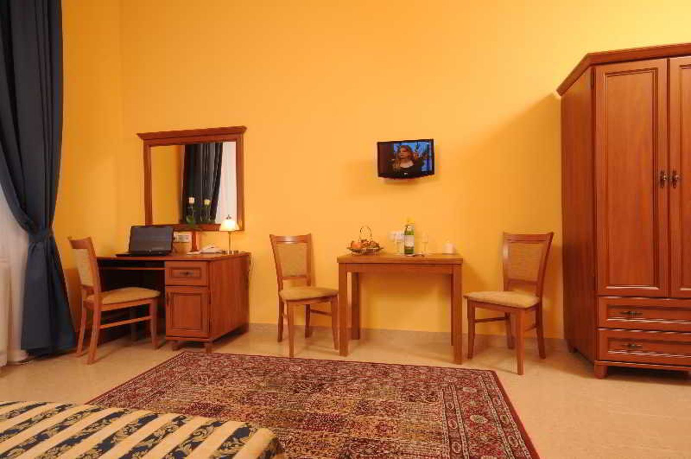 Budapest-Panorama-Central-Room-7