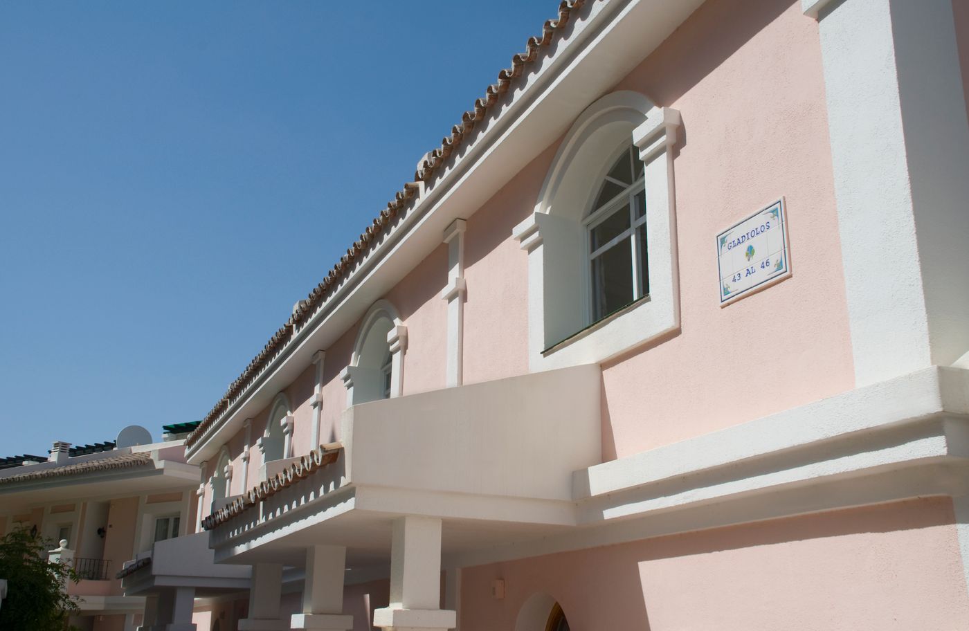 Aloha-Gardens-Room-22