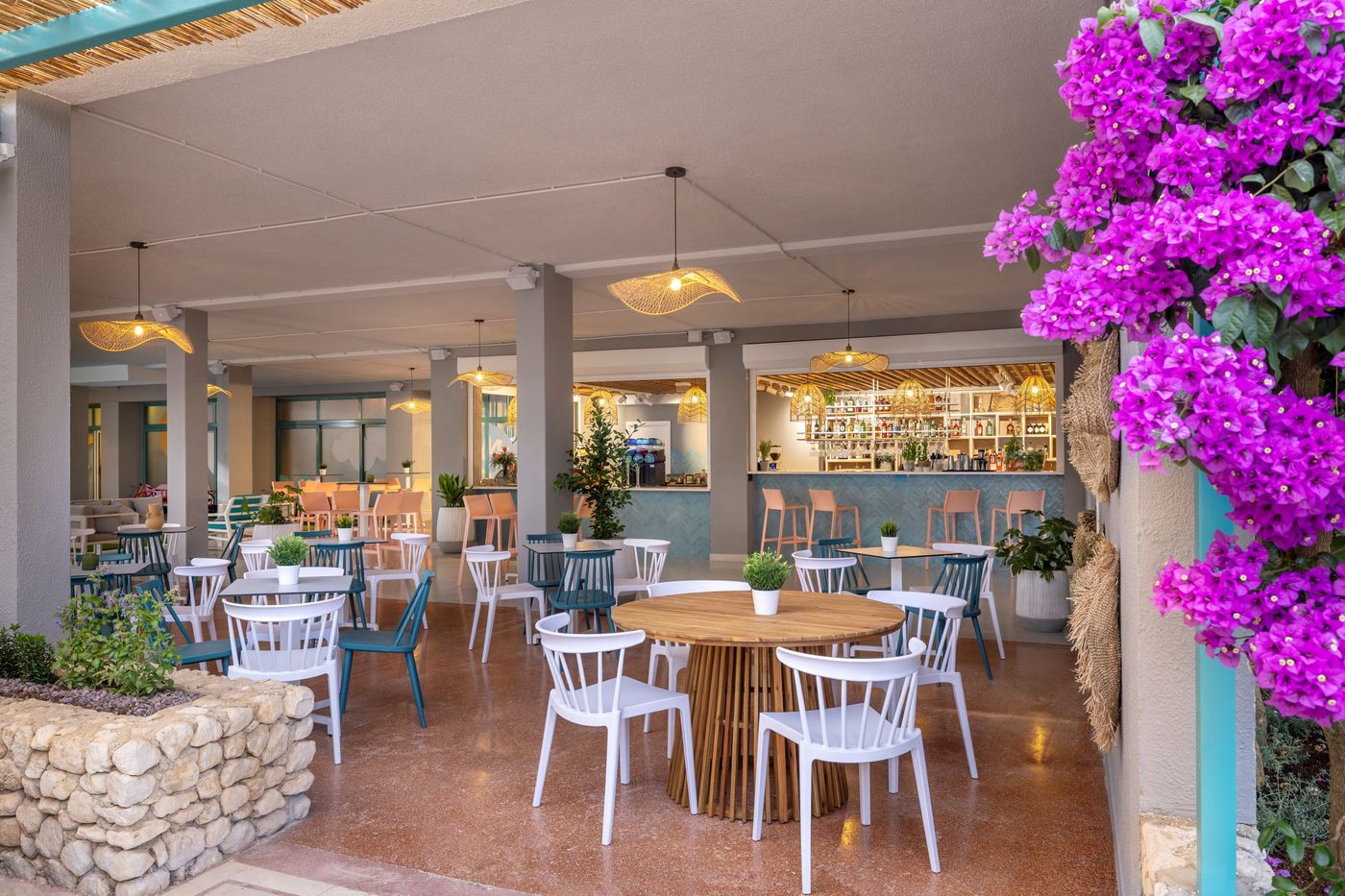 Sunny-Makarska-by-Valamar-Bar-28