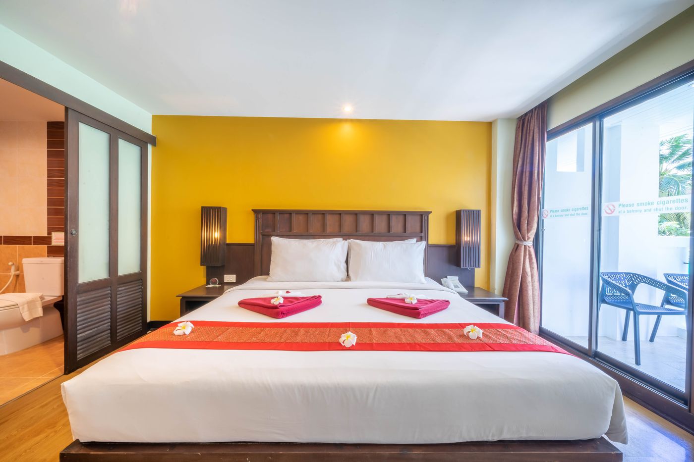 LA-Vintage-Resort--Former-Poppa-Palace--Room-20