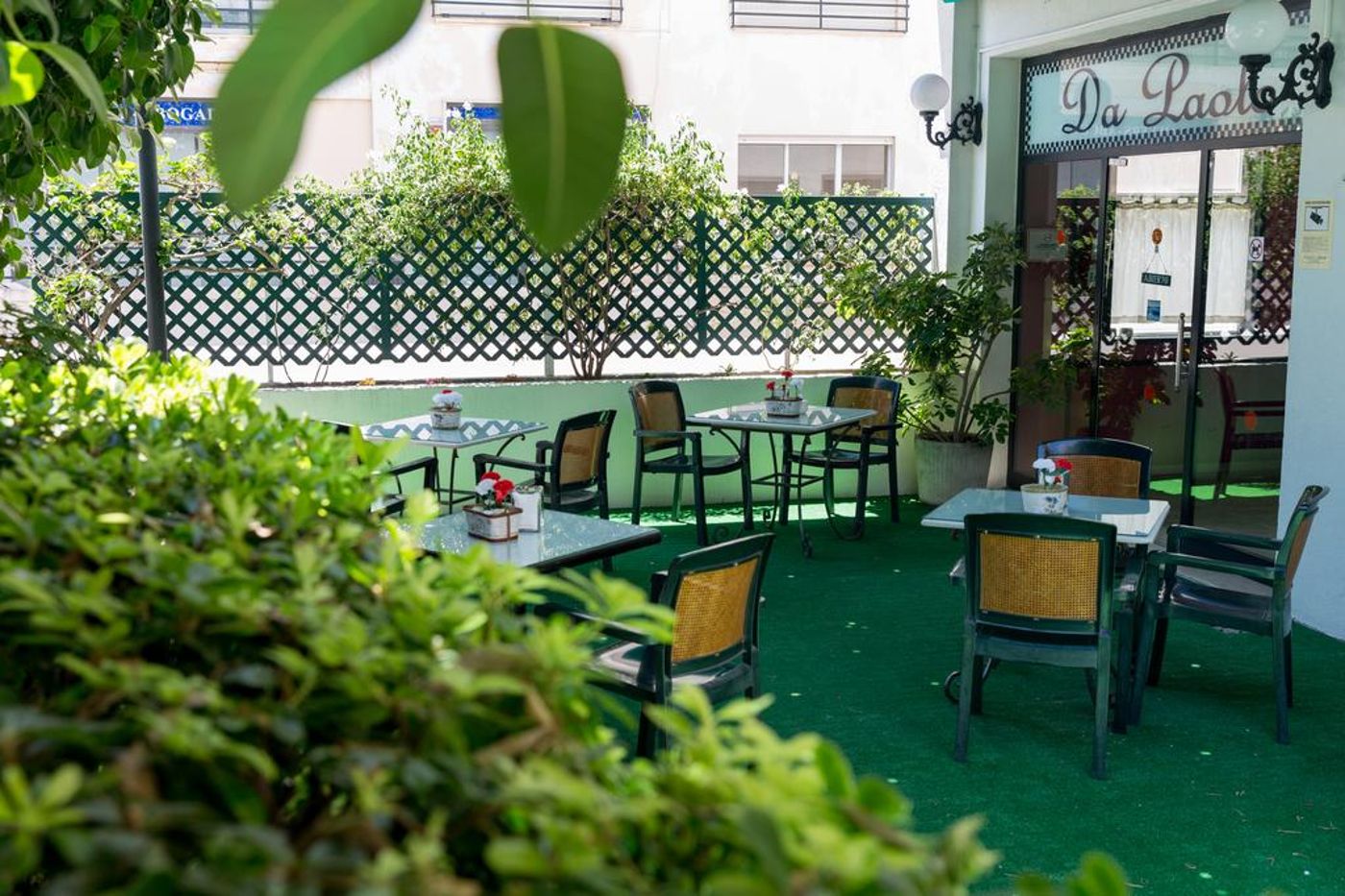 OH-Marbella-Inn-Terrace-7