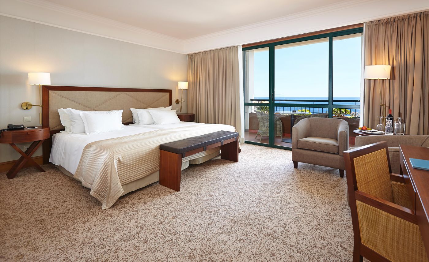 The-Cliff-Bay-Room-22