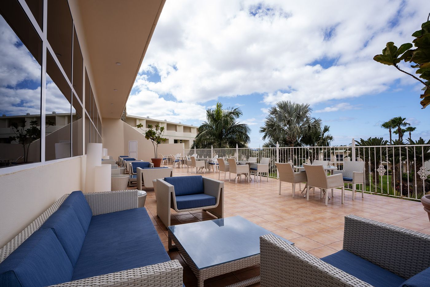 Hotel-LIVVO-Drago-Park-Bar-5