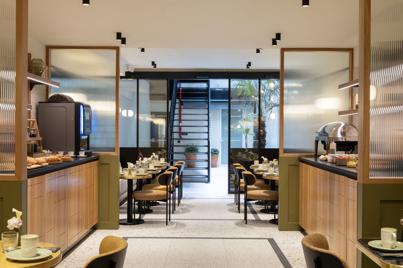 Hotel-Brady-Restaurant-8