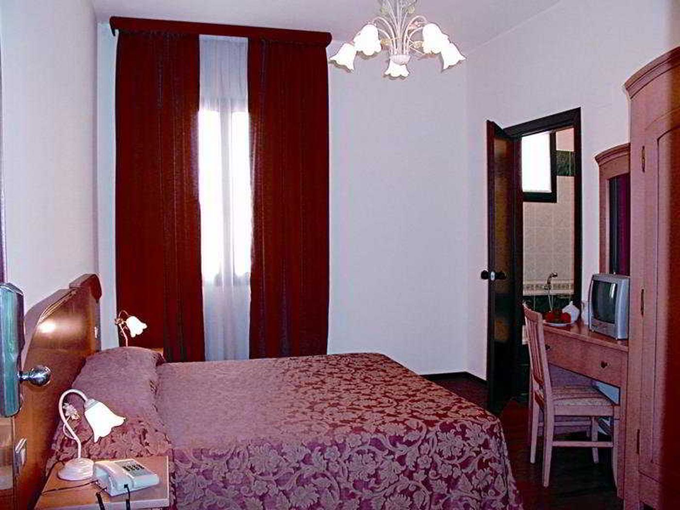 Altieri-Italy-Venezia-Room-5