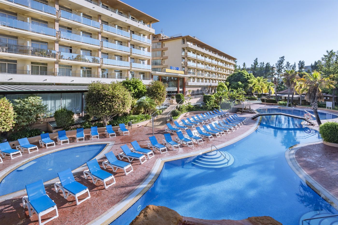 4R-Gran-Regina-Hotel-Pool-1