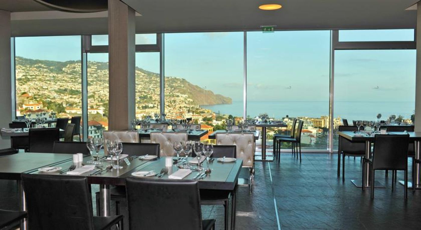 Fourviews Baia Hotel