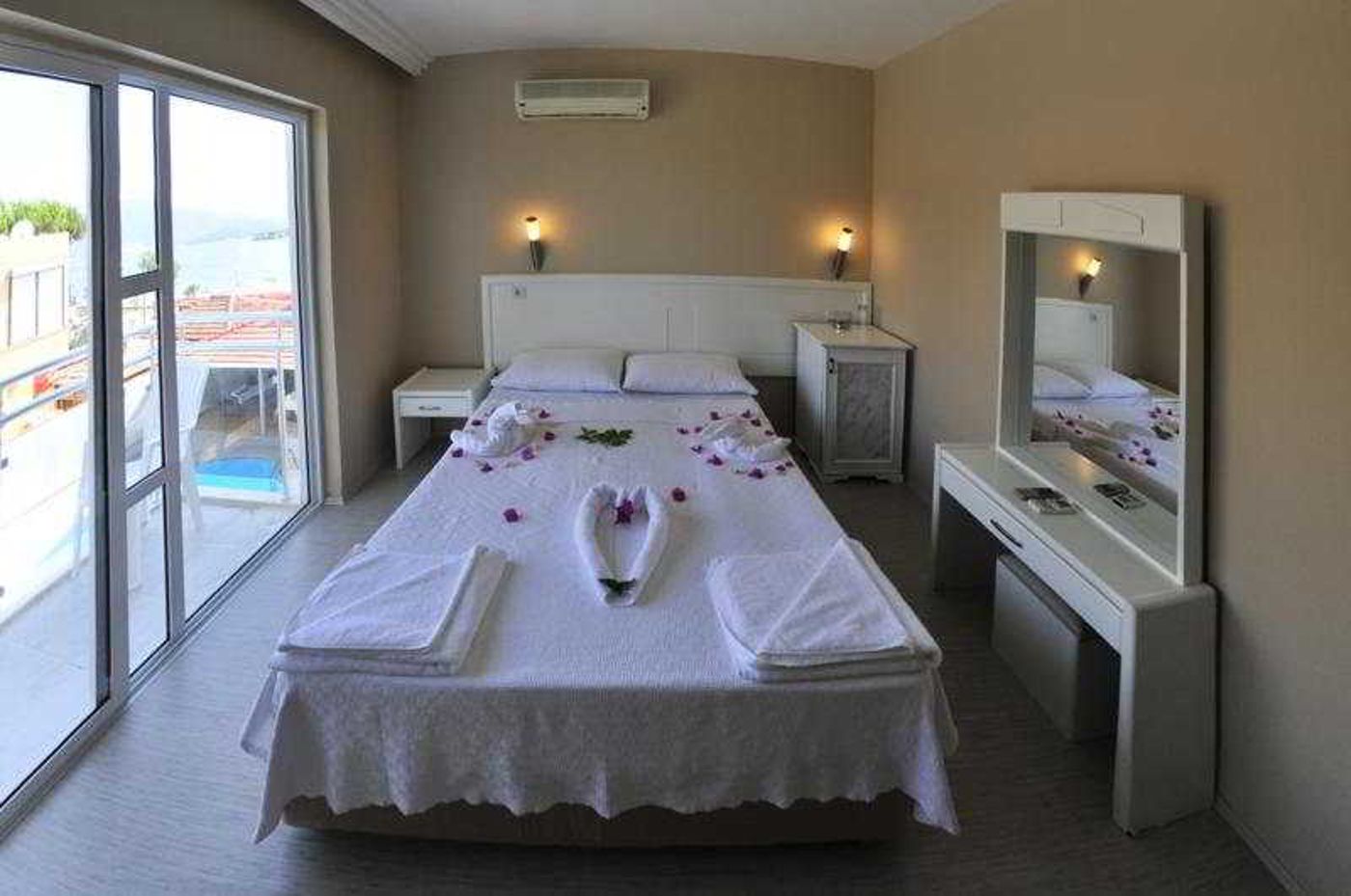 Makri-Beach-hotel-Room-12