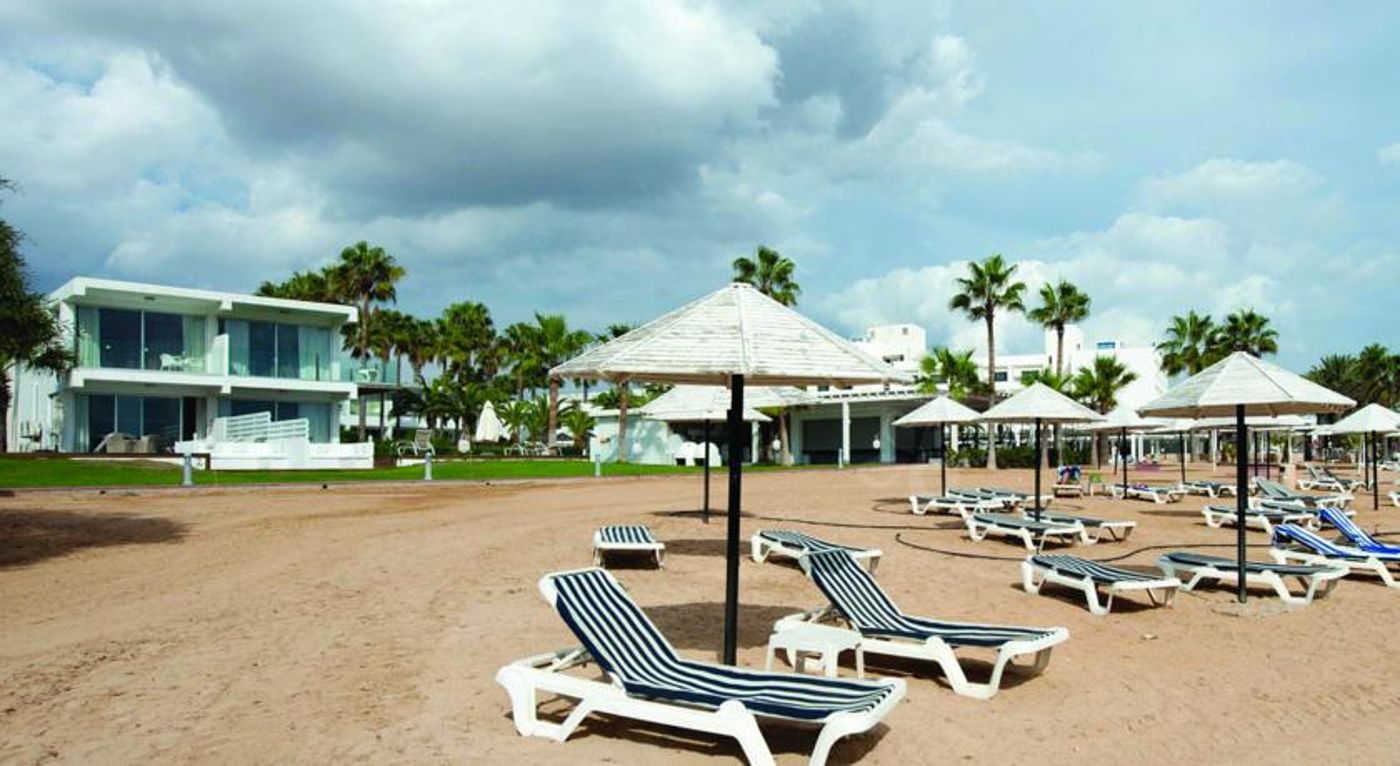 Dome Beach Hotel
