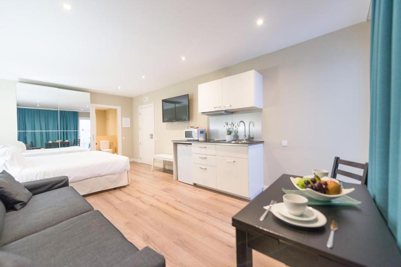 Senator Barcelona Apartments-Spain-BARCELONA-Room-10