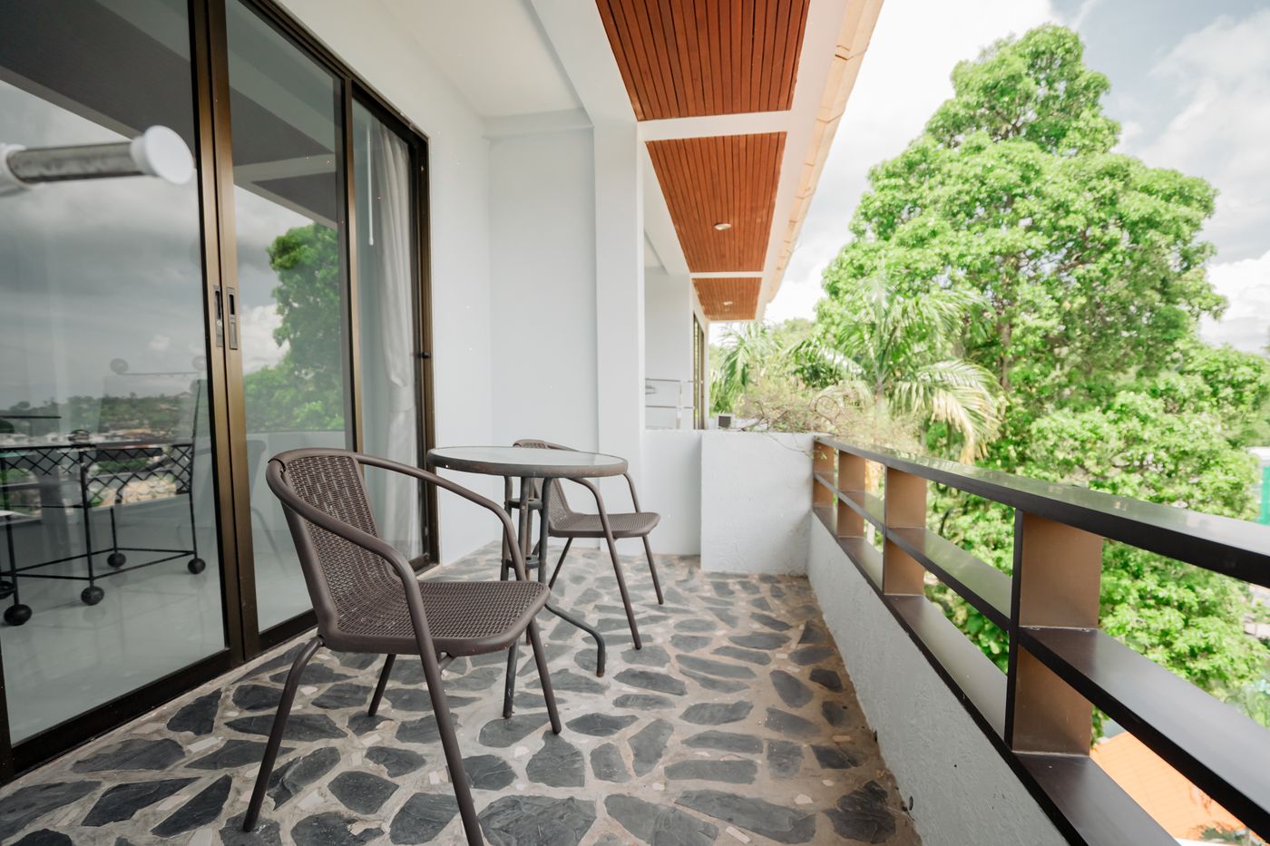 Club-Bamboo-Boutique-Resort---Spa-Room-12