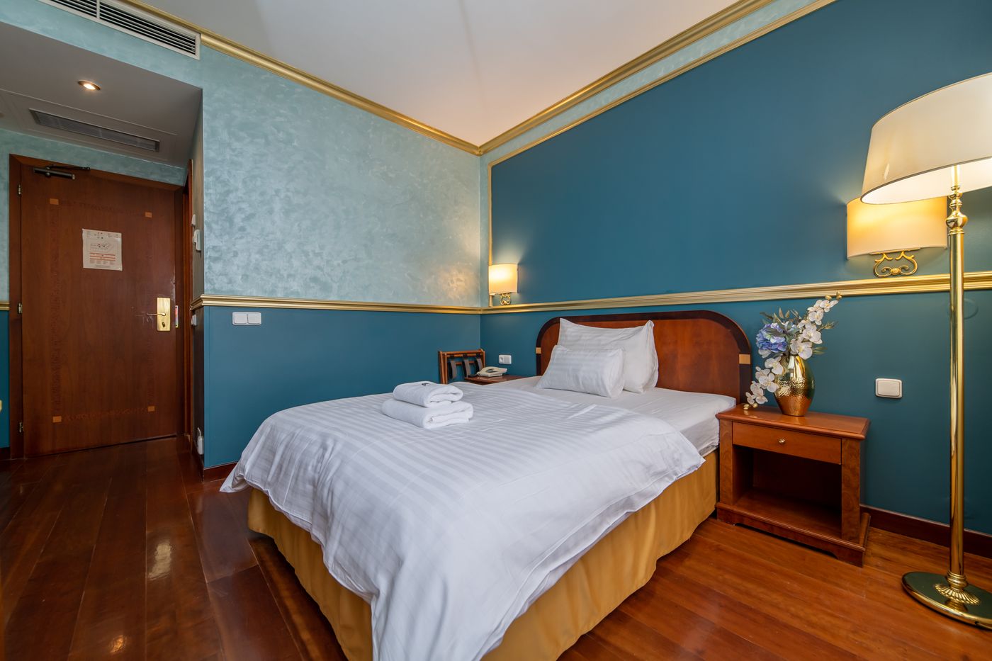 Hotel-Kinsky-Fountain-Room-23