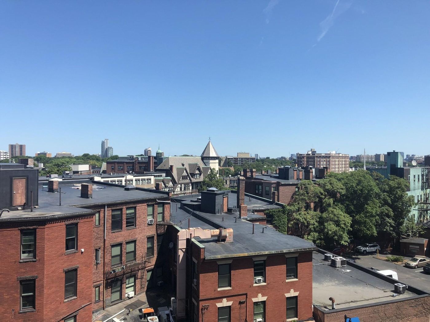 Courtyard-Boston-Brookline-Room-10