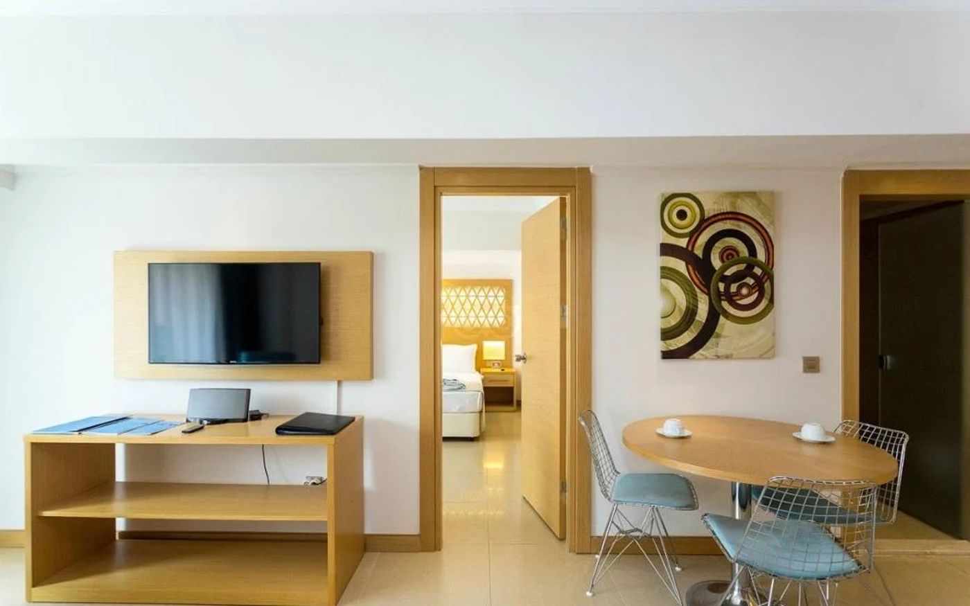 Aurasia Deluxe Hotel