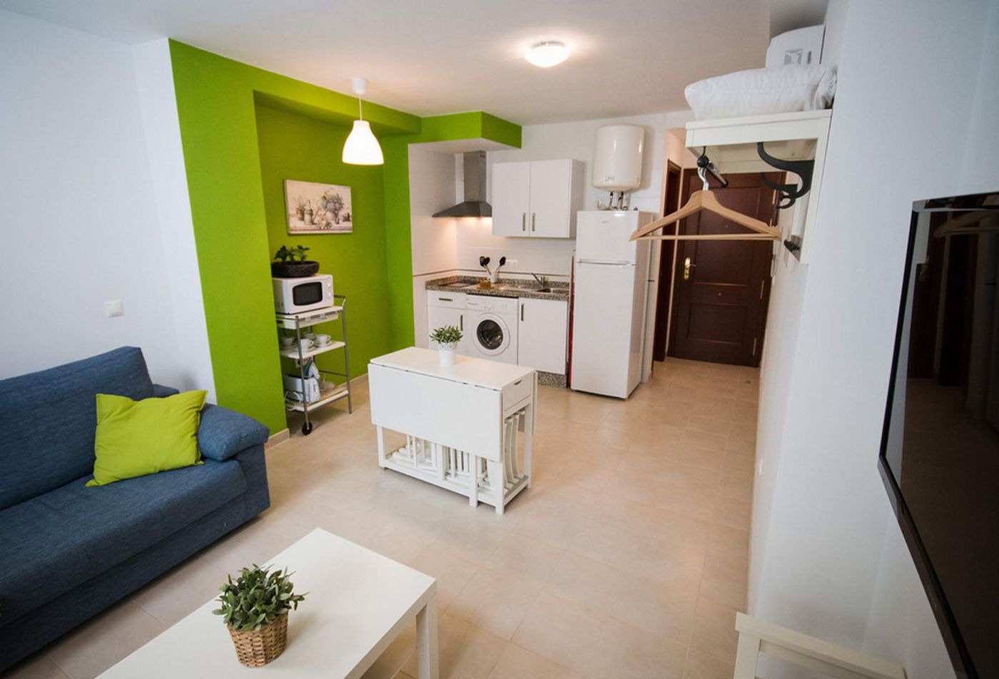 Holidays2Malaga-Studios-Mena-Room-5