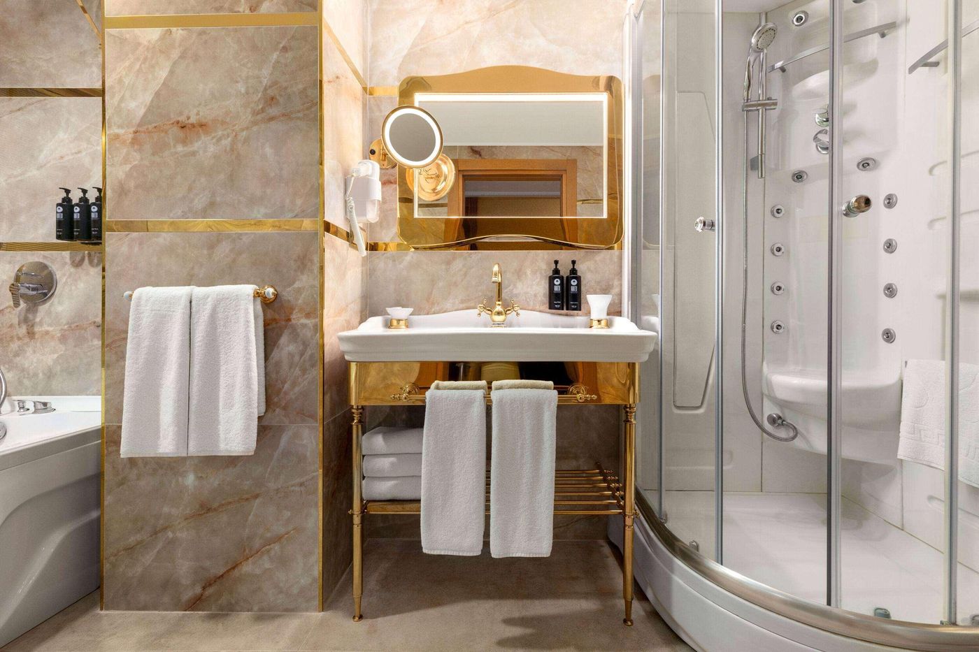 Celal-Aga-Konagi-Room-42