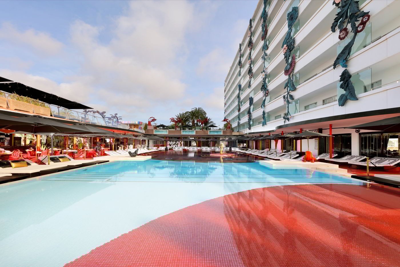 Ushuaia-Ibiza-Beach-Hotel-Pool-3