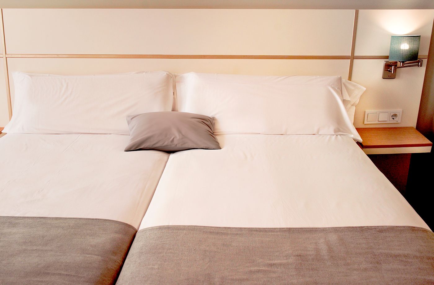 Hotel-Monterrey-Costa-Room-11