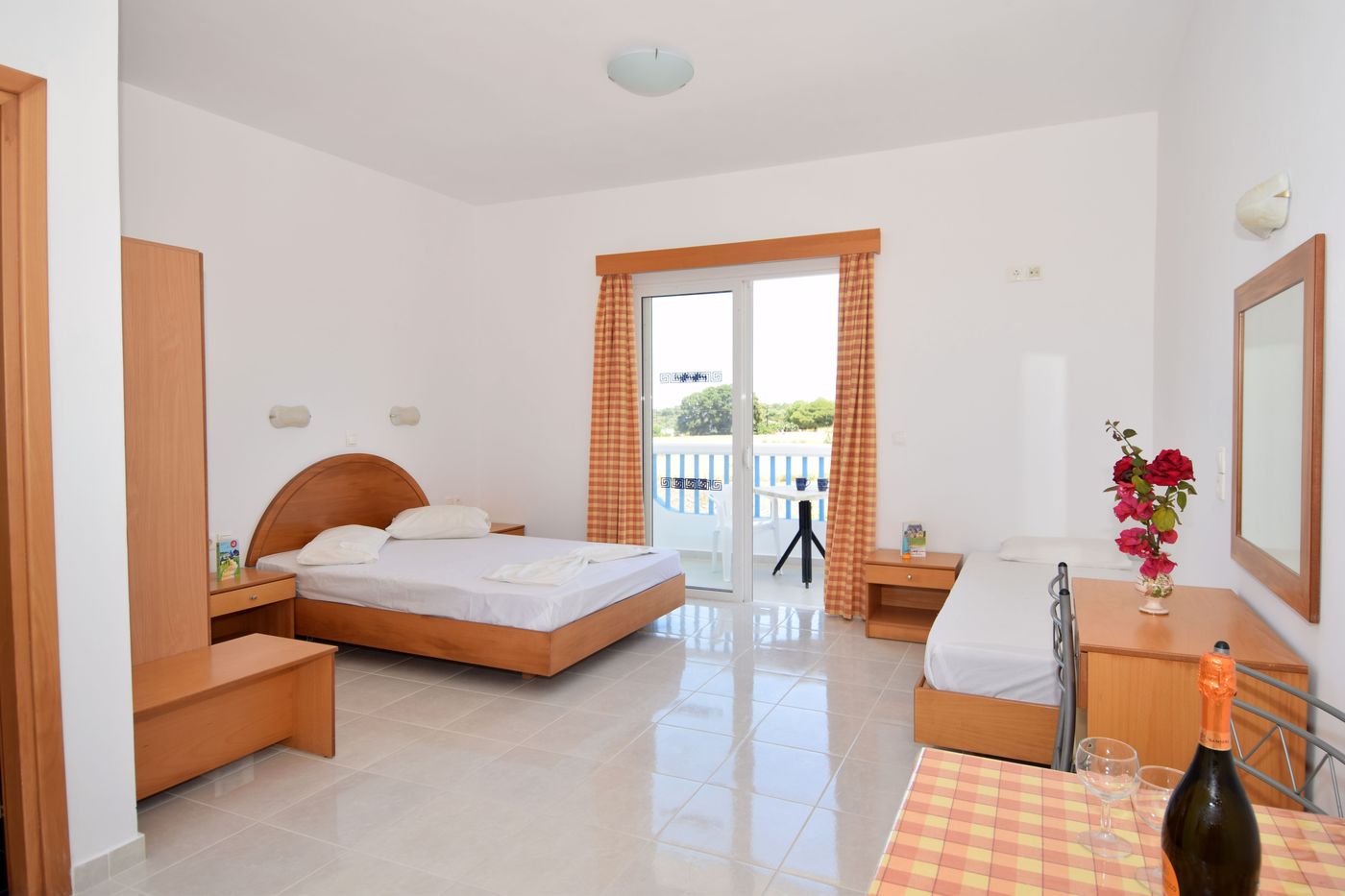 Sunlight-Studios-Room-25