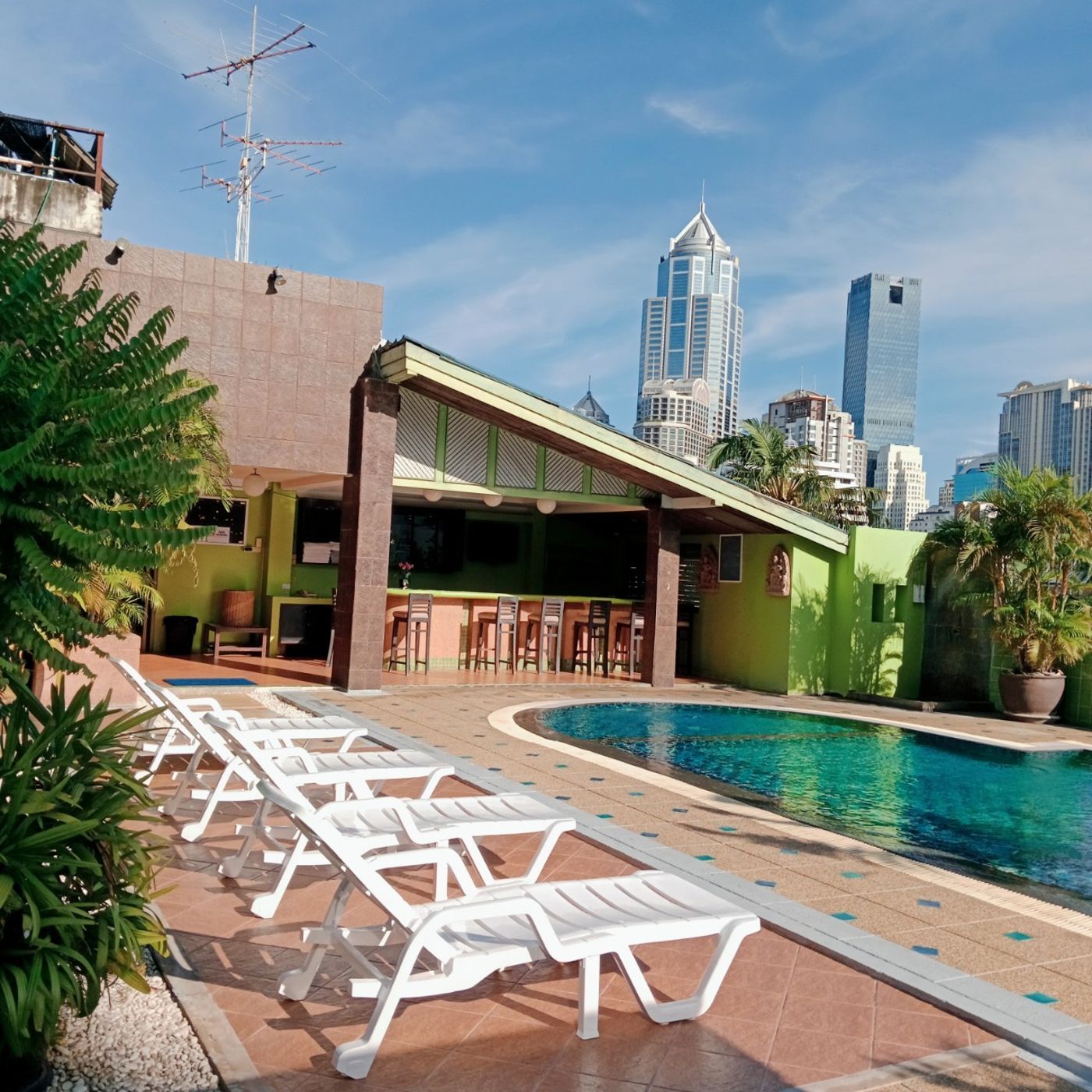 Woraburi-Sukhumvit-Hotel---Resort-Pool-1