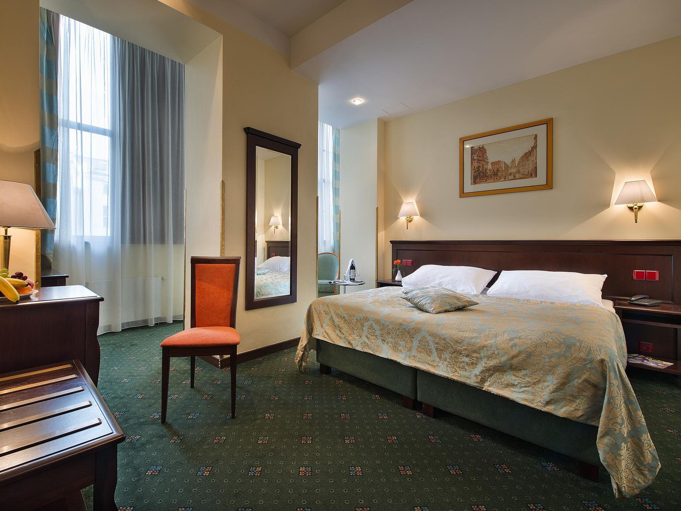 EA-Hotel-DownTown-Room-9