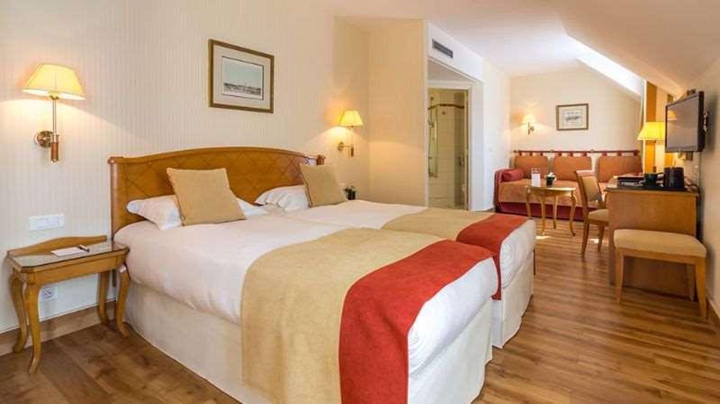 Hotel-Etats-Unis-Opera-Room-37