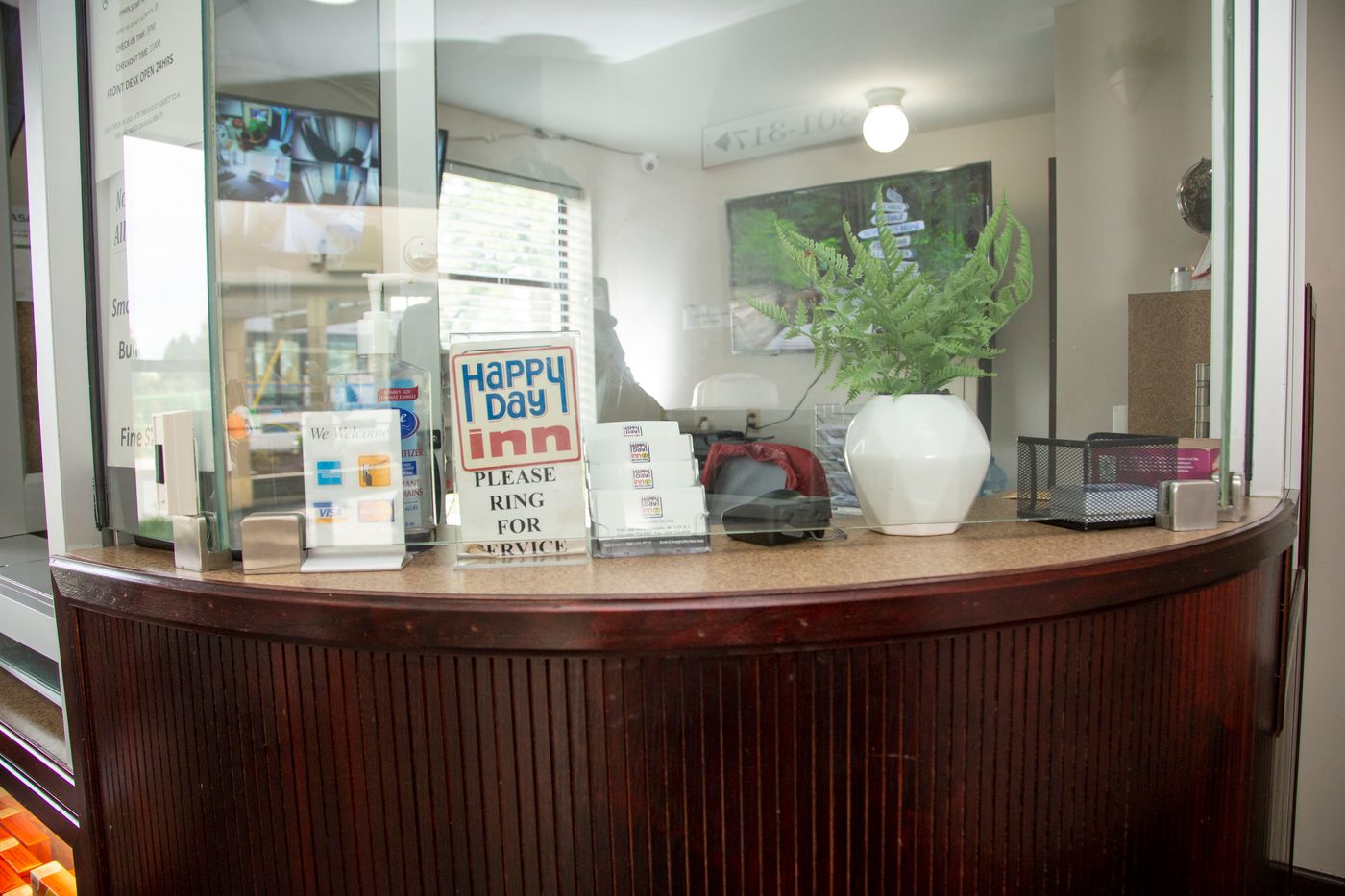 Happy-Day-Inn-Lobby-8