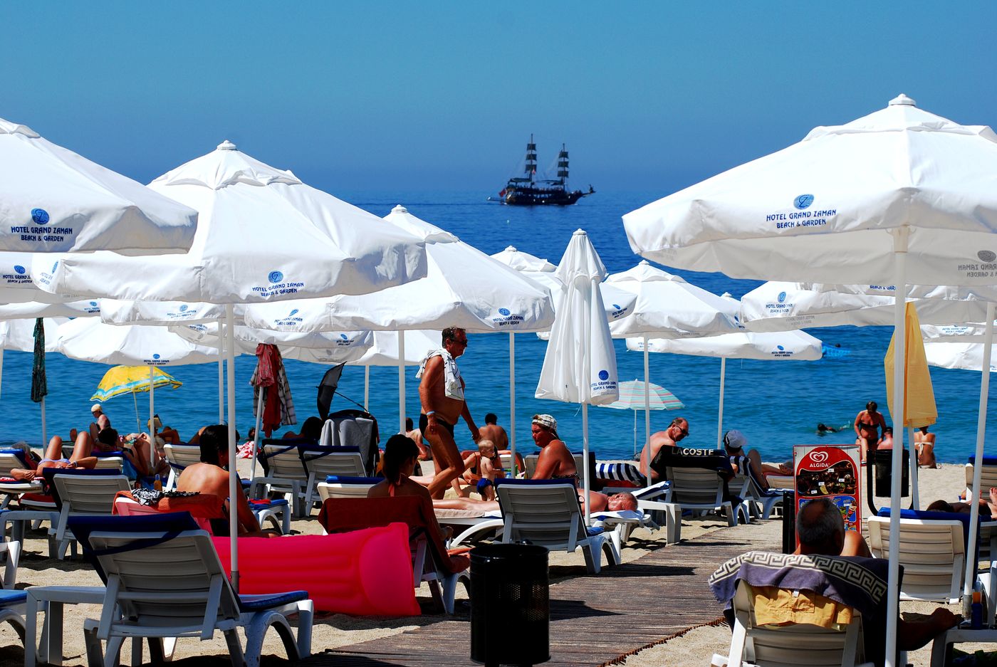 Grand-Zaman-Garden-Hotel-Beach-64