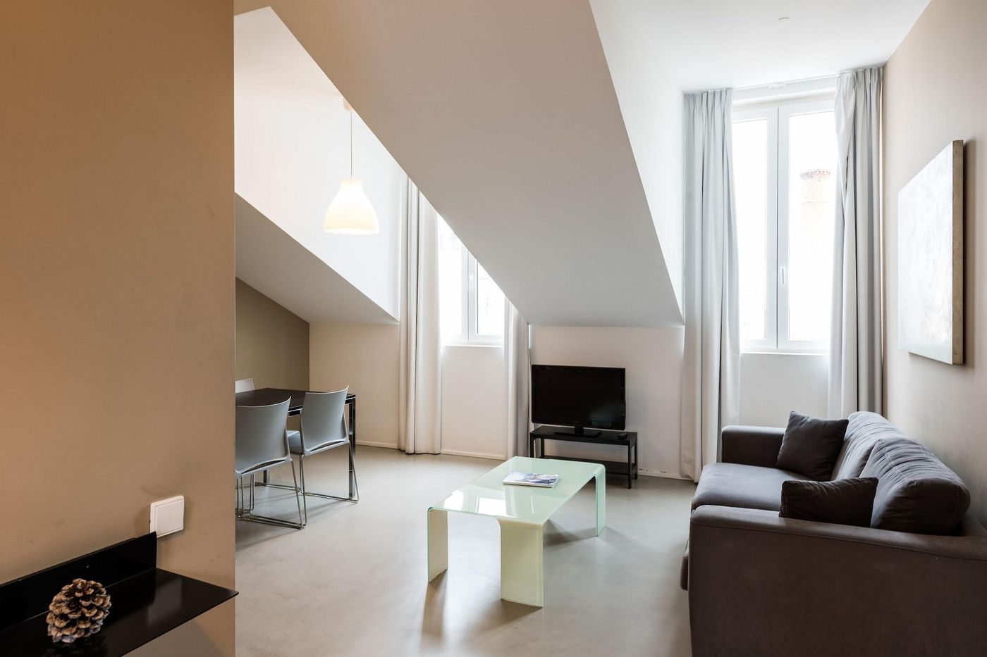 Alfama---Lisbon-Lounge-Suites-Room-41