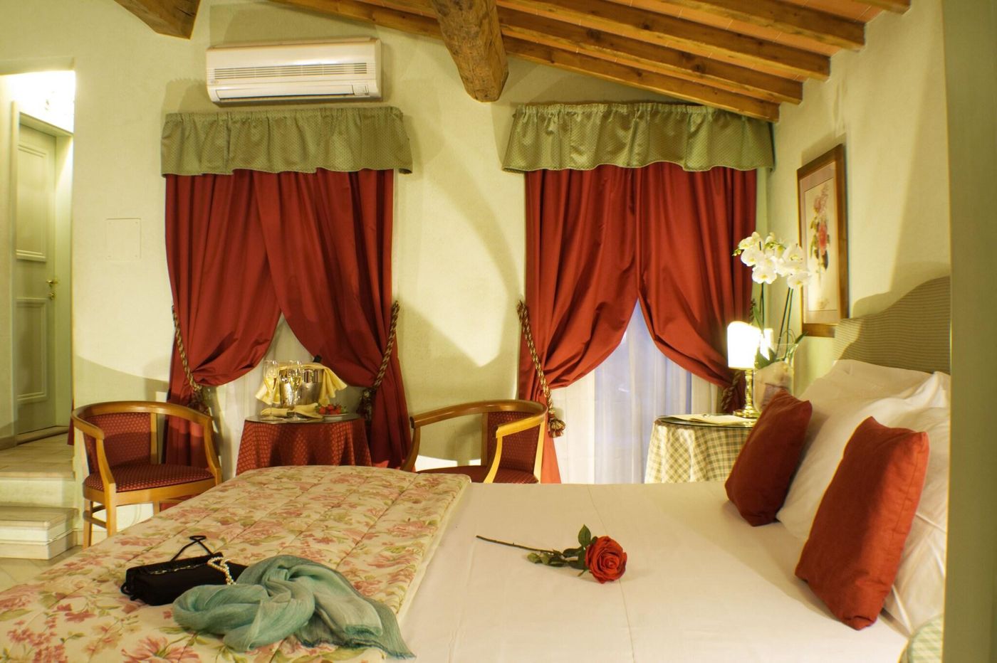 Rosary-Garden-Hotel-Room-28