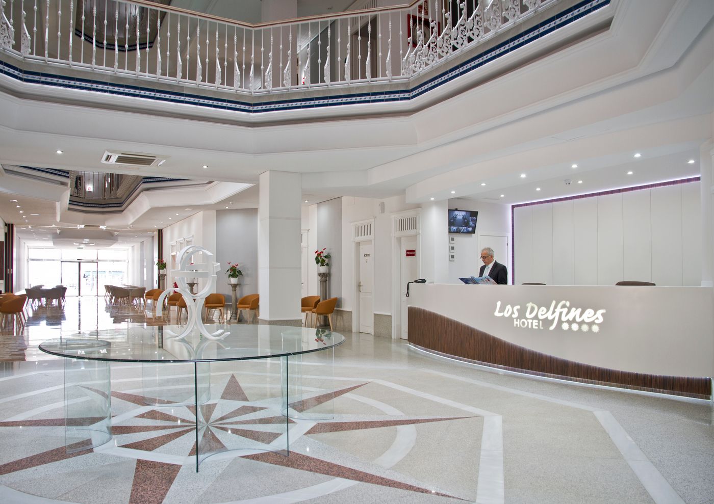 Los-Delfines-Lobby-14