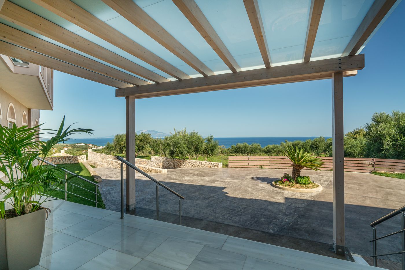 Elegance Luxury Executive Suites – Adults Only