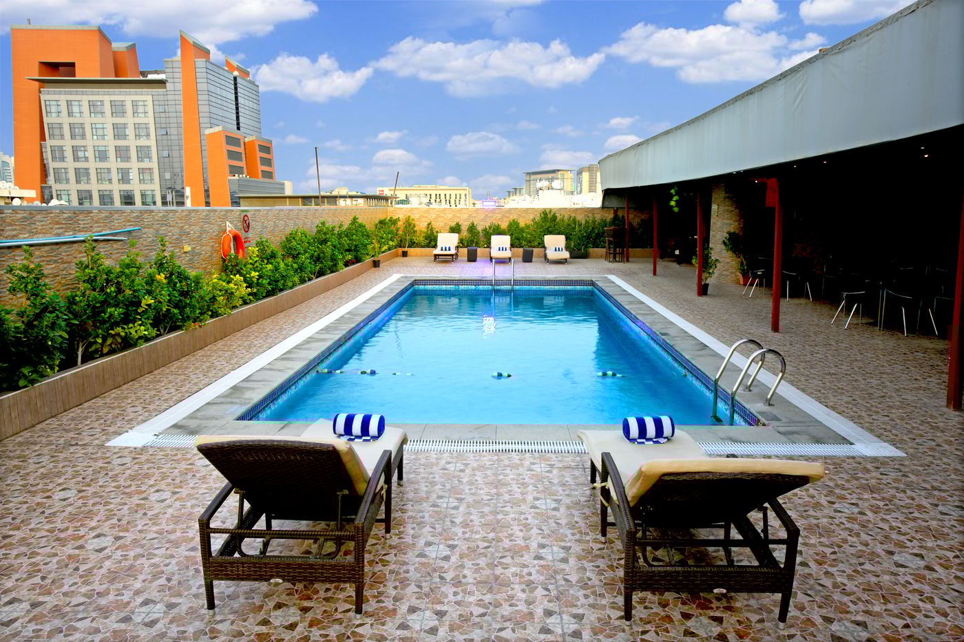 Excelsior-Hotel-Downtown-Pool-1