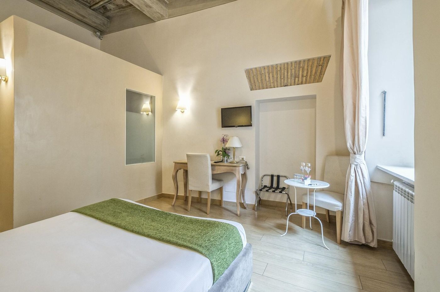 Little-Queen-Suite-Room-38