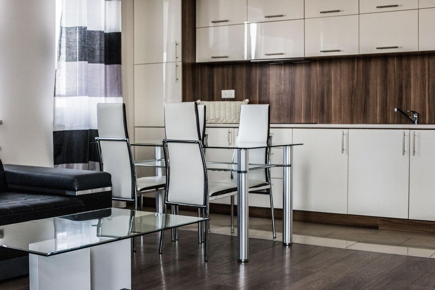 Senator-Warsaw-Apartments-Room-26