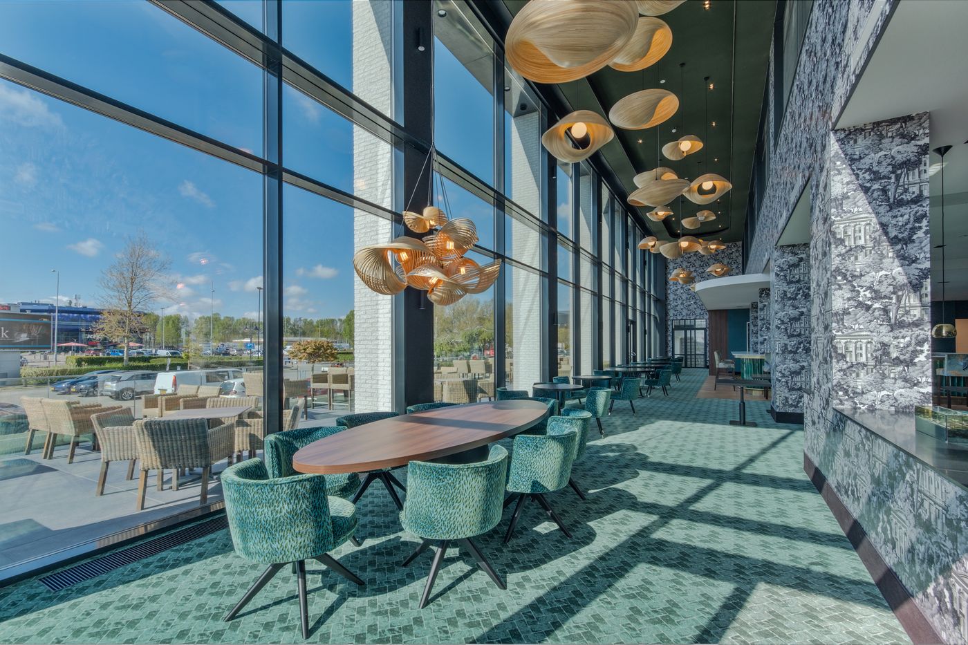 Van-der-Valk-Hotel-Schiphol-Bar-13